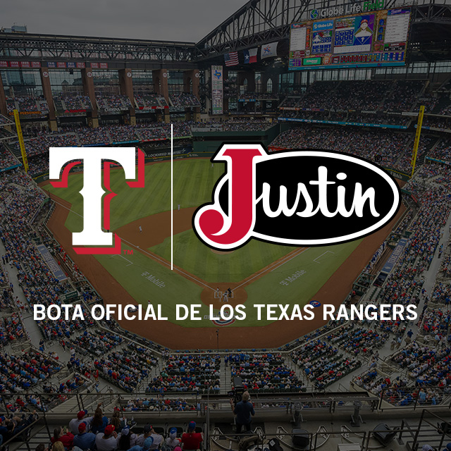 Un logotipo cerrado del logotipo de Justin y el logotipo de los Texas Rangers con las palabras "Botas oficiales de los Texas Rangers" con una imagen de Globe Life Field de fondo.